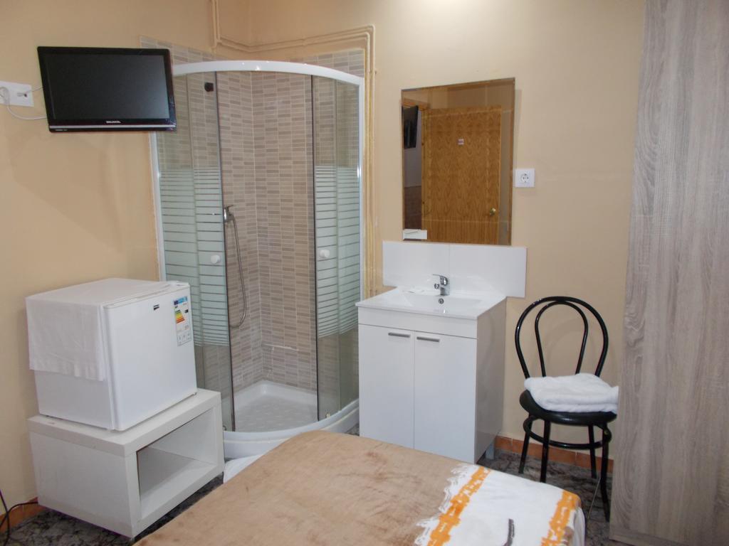 Hostal Nou Raval Barcelona Bagian luar foto